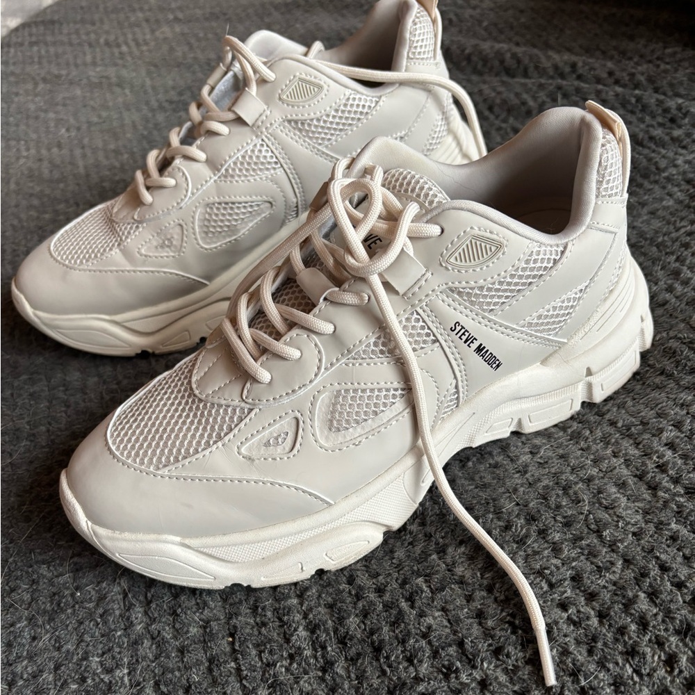 Steve Madden Leather & Mesh Sneakers Tennis Shoe